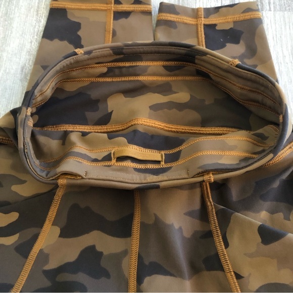 Lululemon Time To Sweat Crop Legging Sz‎ 0 Camo - Picture 11 of 11